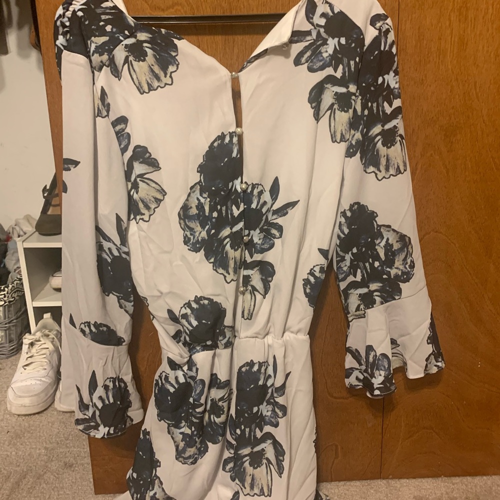 light floral romper - Picture 2 of 2